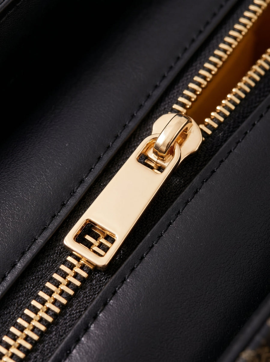 Pure - Matthew 5:8 Leather Handbag